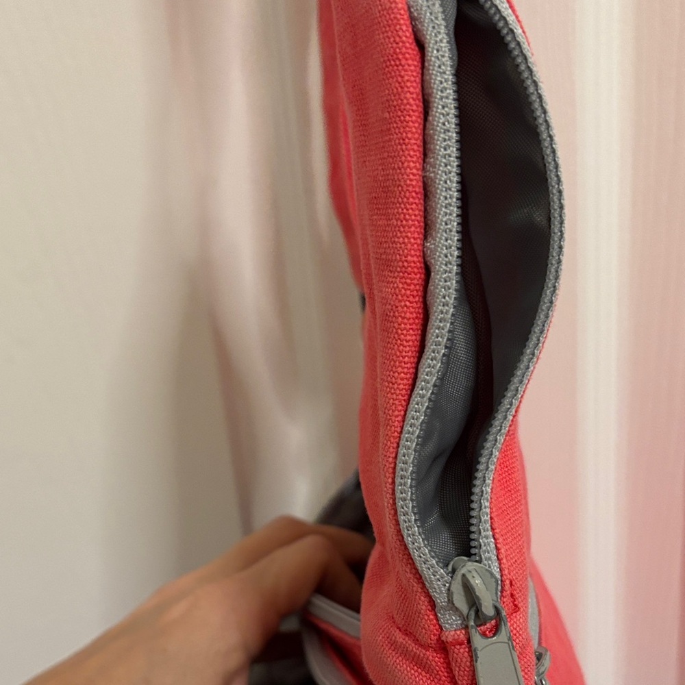 Kavu Light Red Crossbody Sling Bag - Picture 5 of 7